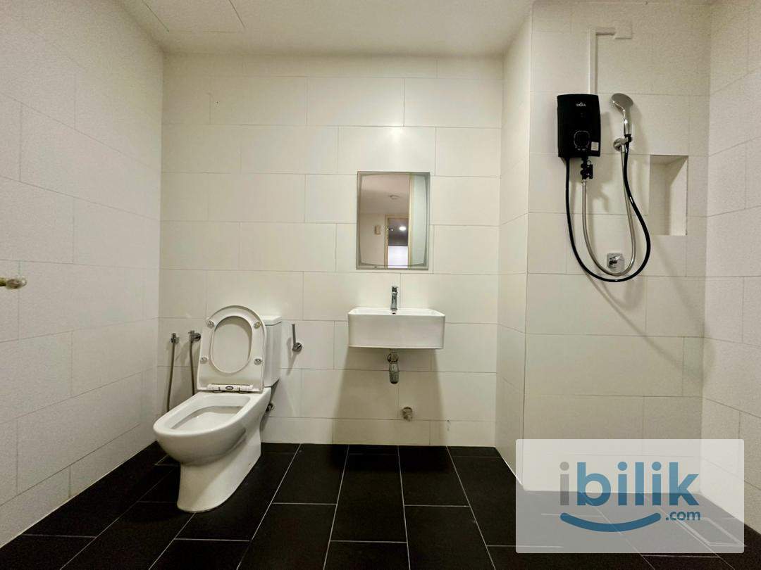 Master Room at SQWhere, Sungai Buloh - Image 4