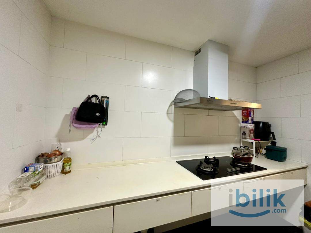 Brand New Medium Room at SQWhere, Sungai Buloh, MRT (Female Only) - Image 4