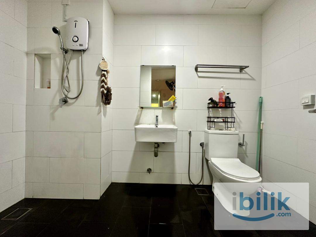 Brand New Medium Room at SQWhere, Sungai Buloh, MRT (Female Only) - Image 6