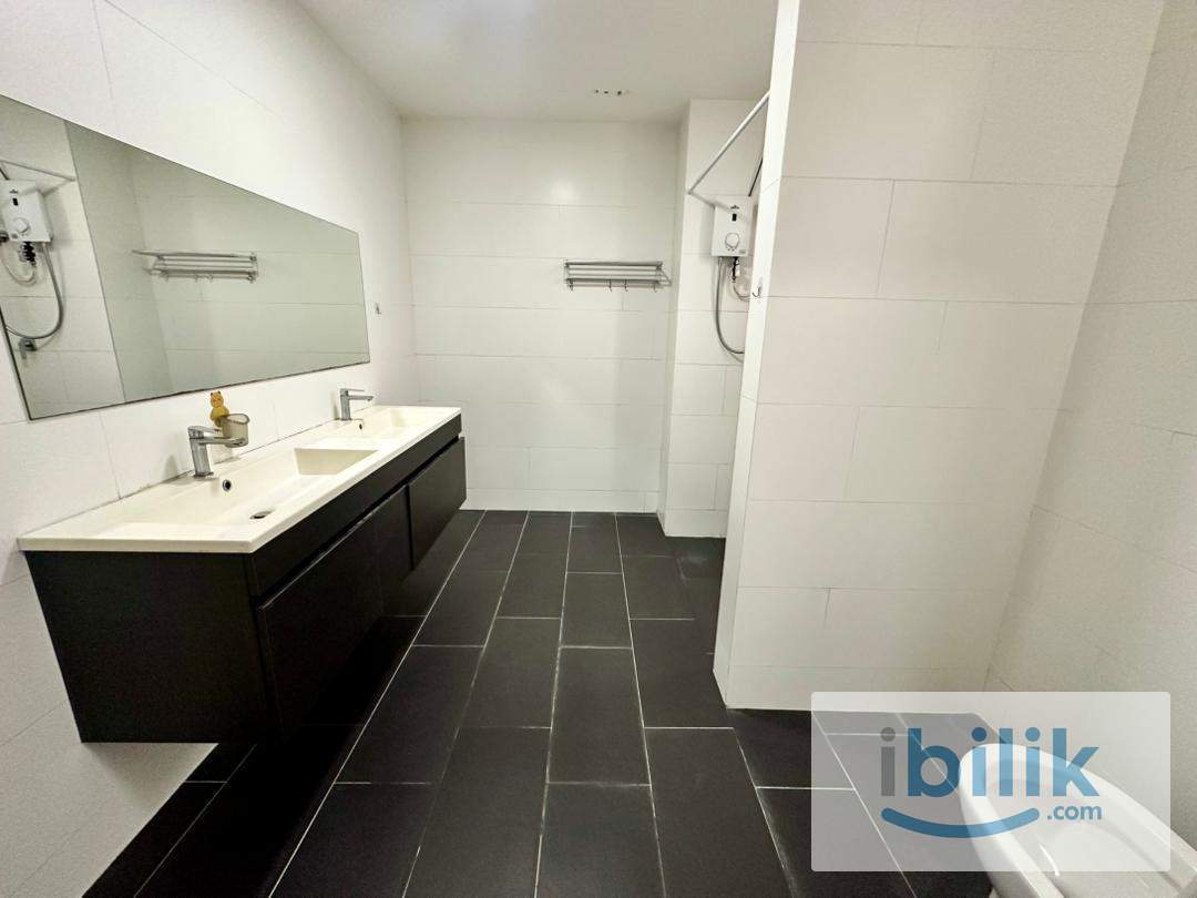 Master Room at SQWhere, Sungai Buloh - Image 3