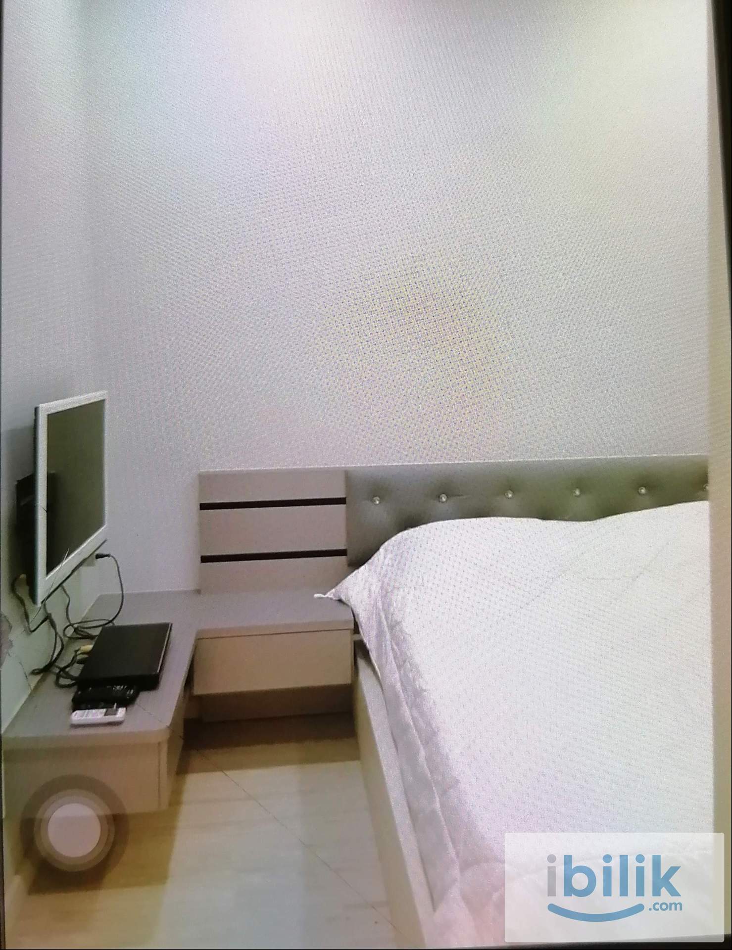 Middle Room - Image 3