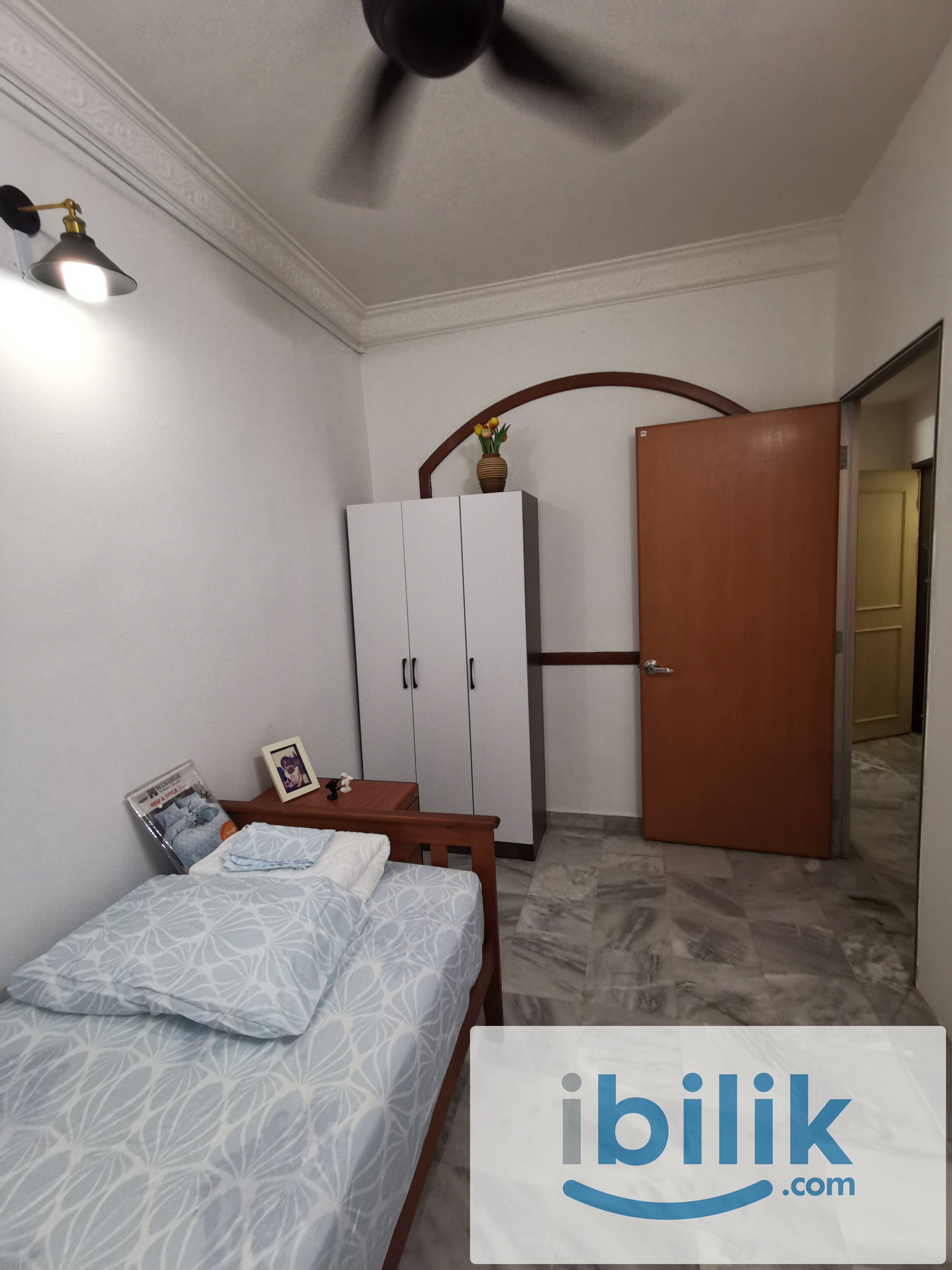 Middle Room - Image 2