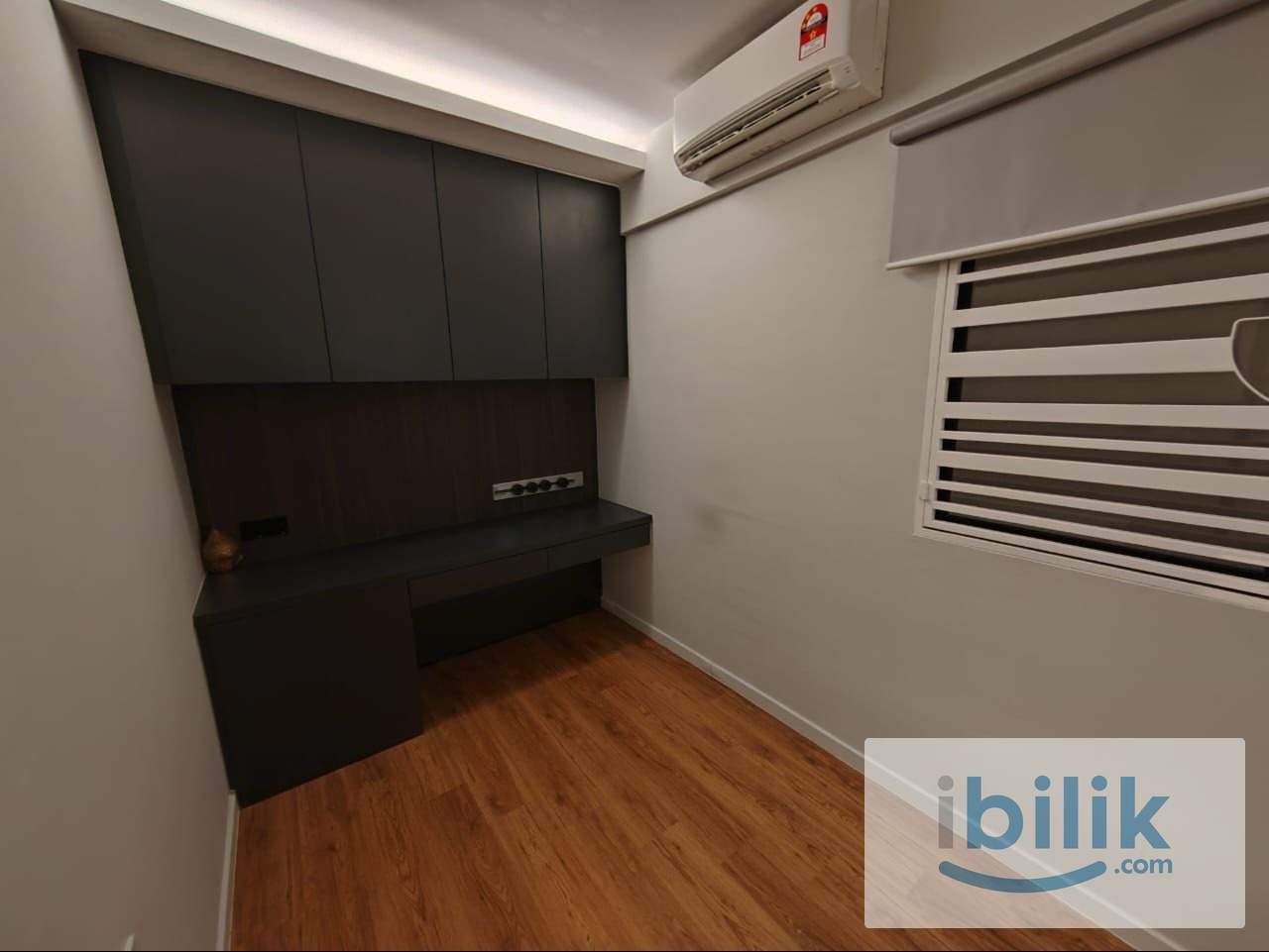 Middle Room - Image 6