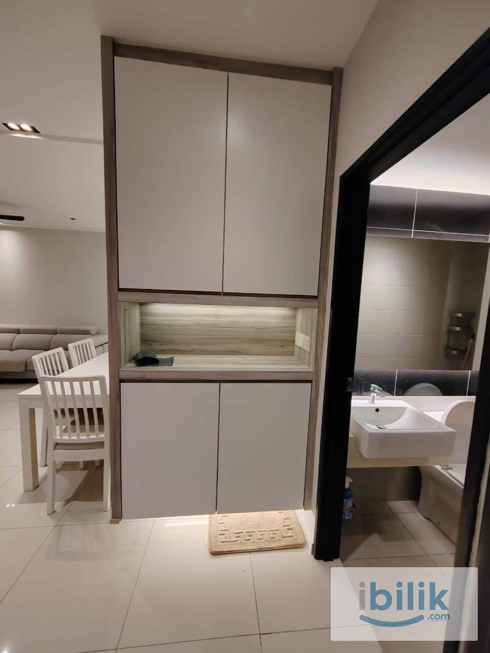 Middle Room - Image 7