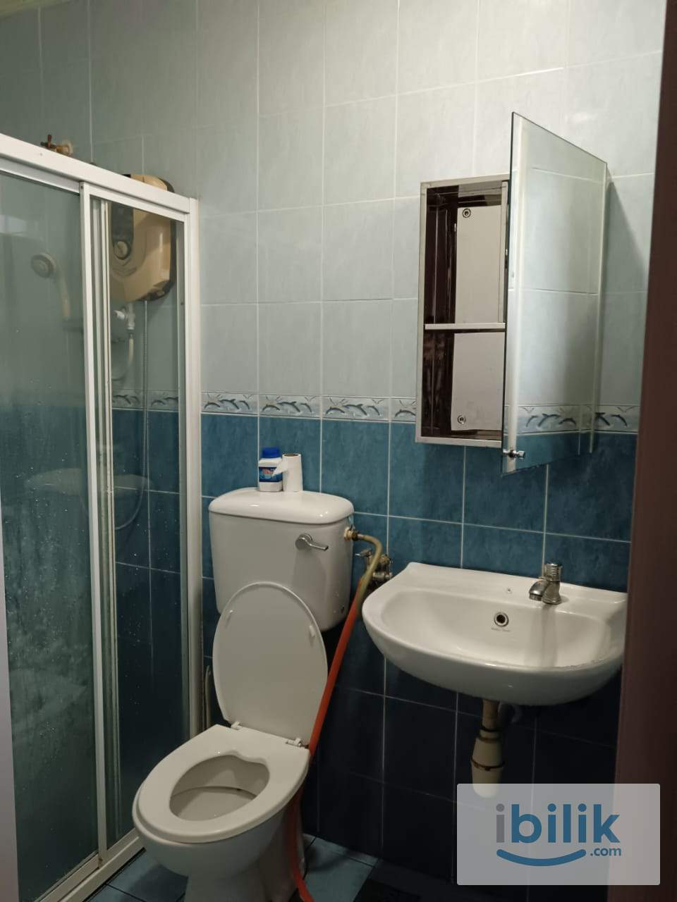 Master Room at Sekyens 8 Bandar Mahkota Cheras Fully furnished - Image 2