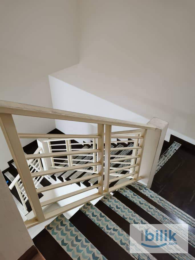 Middle Room at Putra Avenue, Putra Heights - Image 1