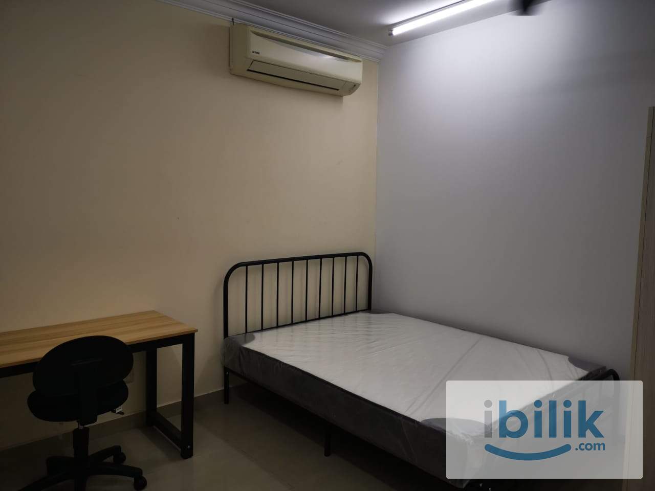 Middle Room at Putra Avenue, Putra Heights - Image 6