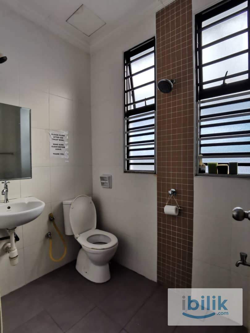 Middle Room at Putra Avenue, Putra Heights - Image 3