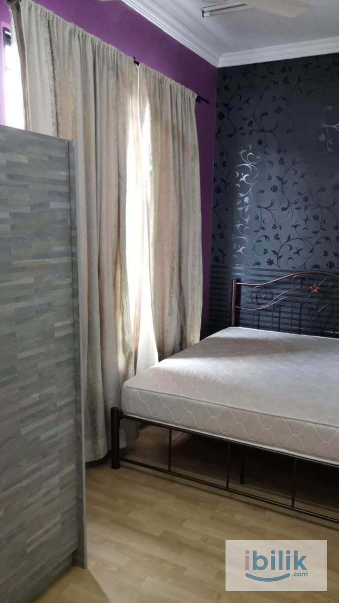 Middle Room at Putra Avenue, Putra Heights - Image 1