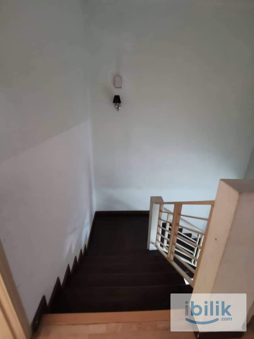 Middle Room at Putra Avenue, Putra Heights - Image 9