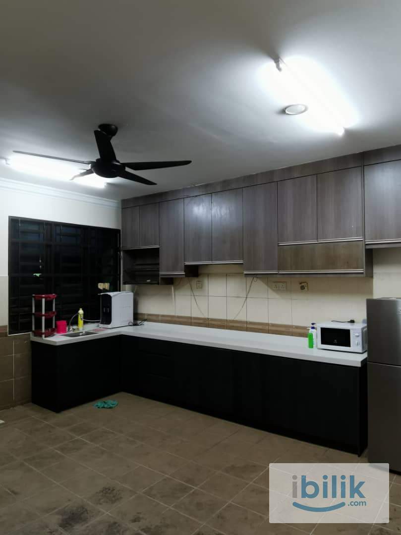 Middle Room at Putra Avenue, Putra Heights - Image 5
