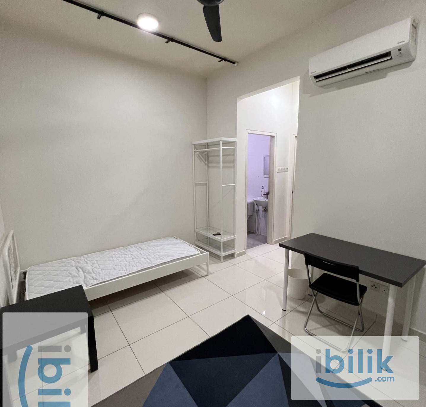 Master bedroom  - Image 9