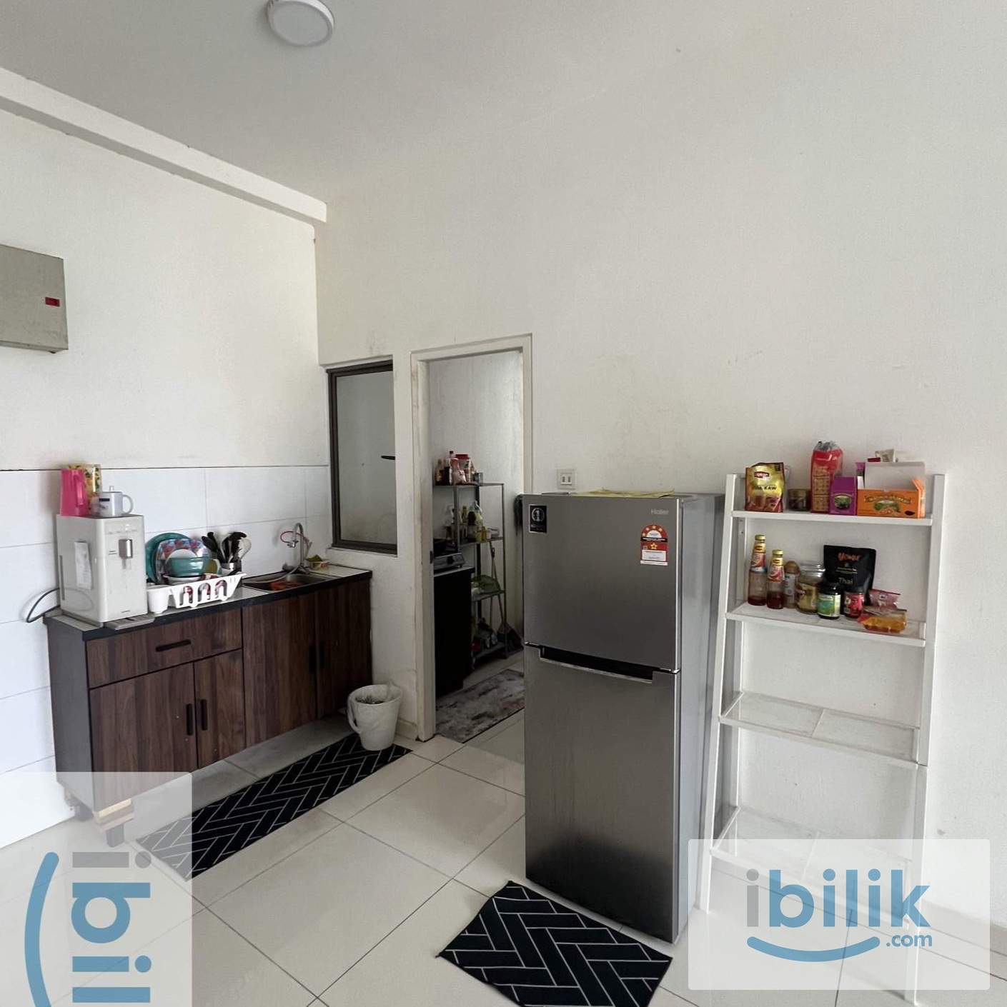 Middle room - Image 6