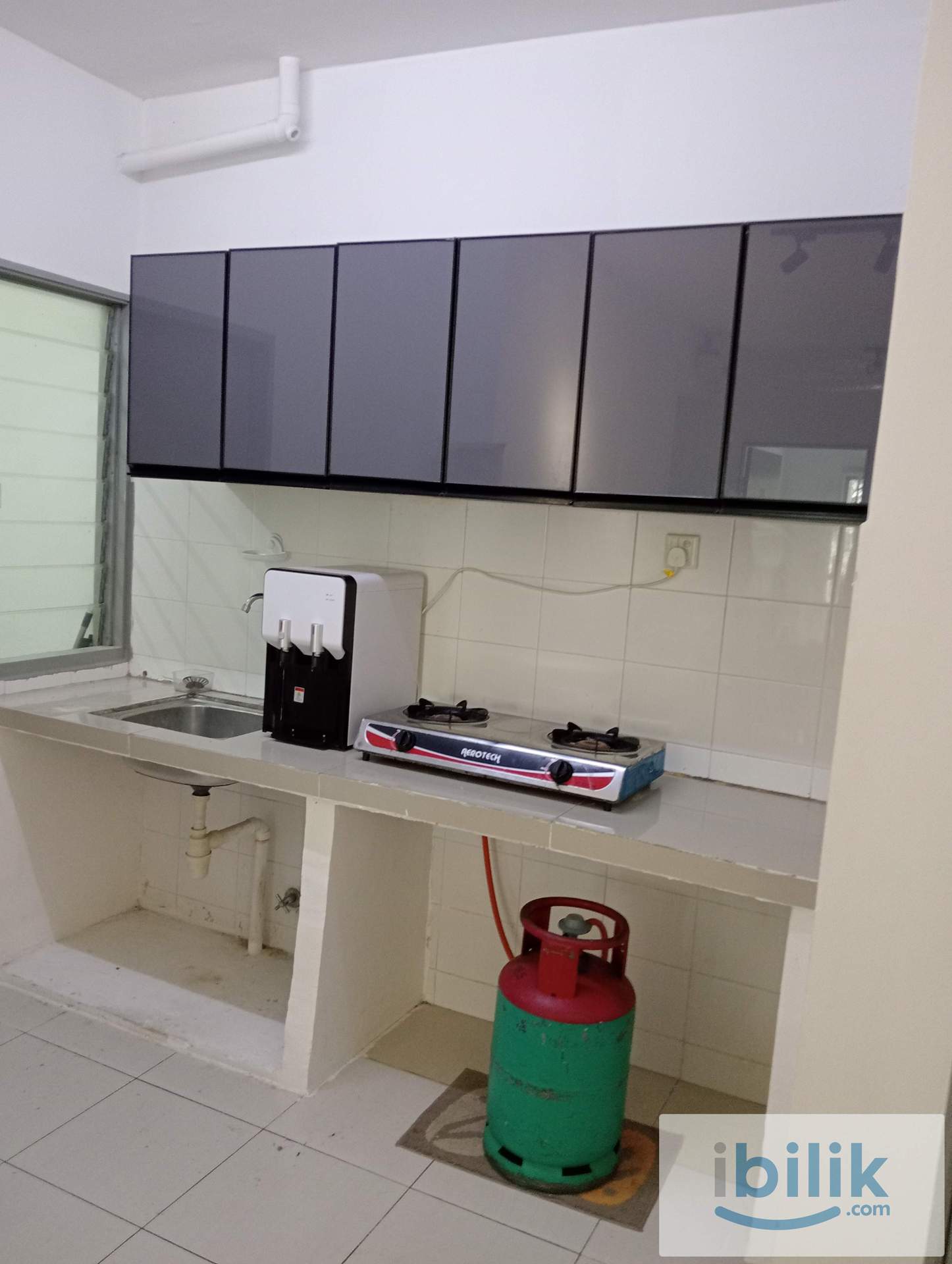 middle room - Image 2