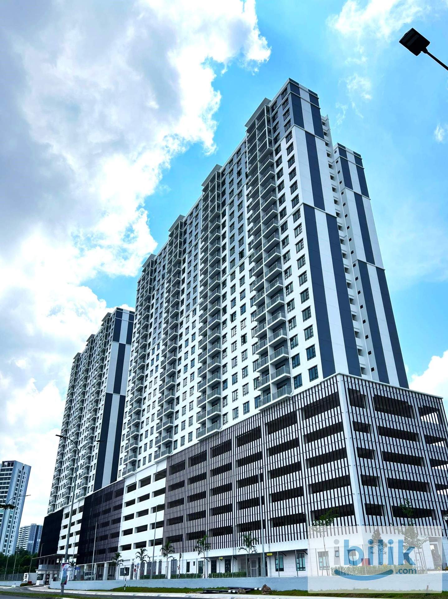 Bilik Sewa Non-Sharing Perempuan Melay Muslim Apartment near CIQ & Midvelly - Image 1