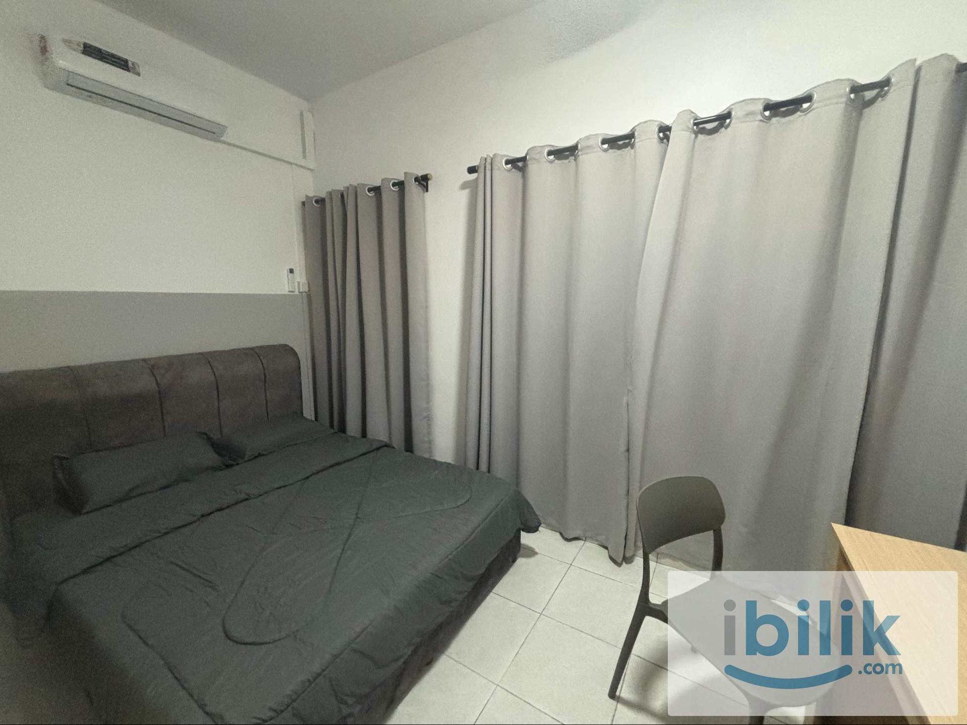 Middle room for rent - Image 1