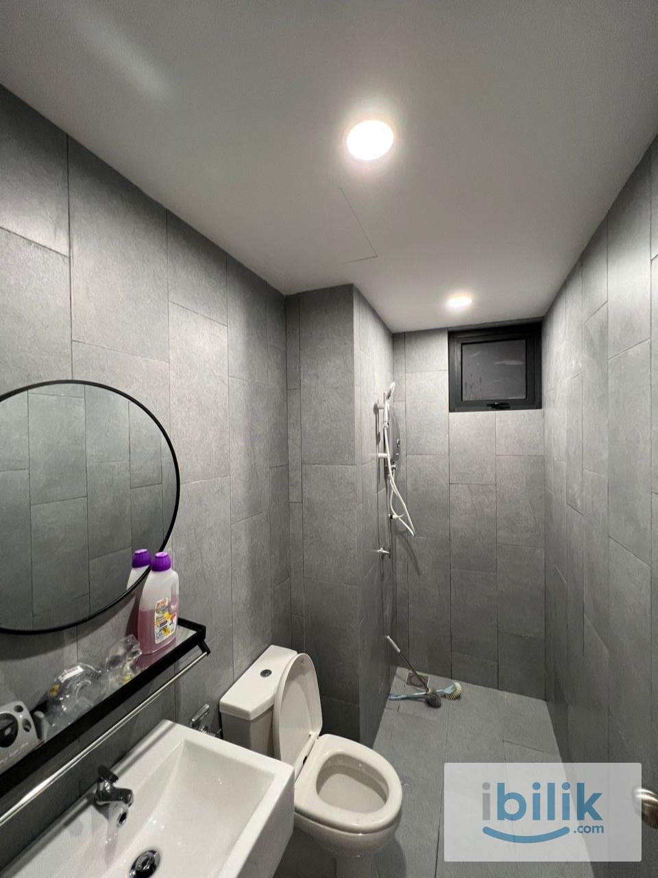 Medium Room - Image 2