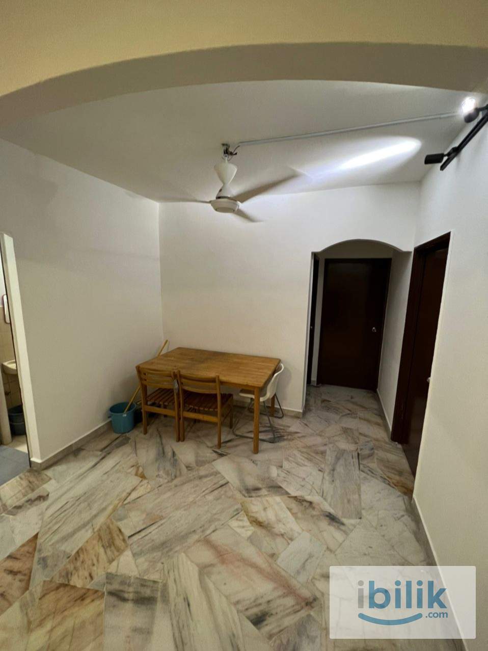 Medium room - Image 4