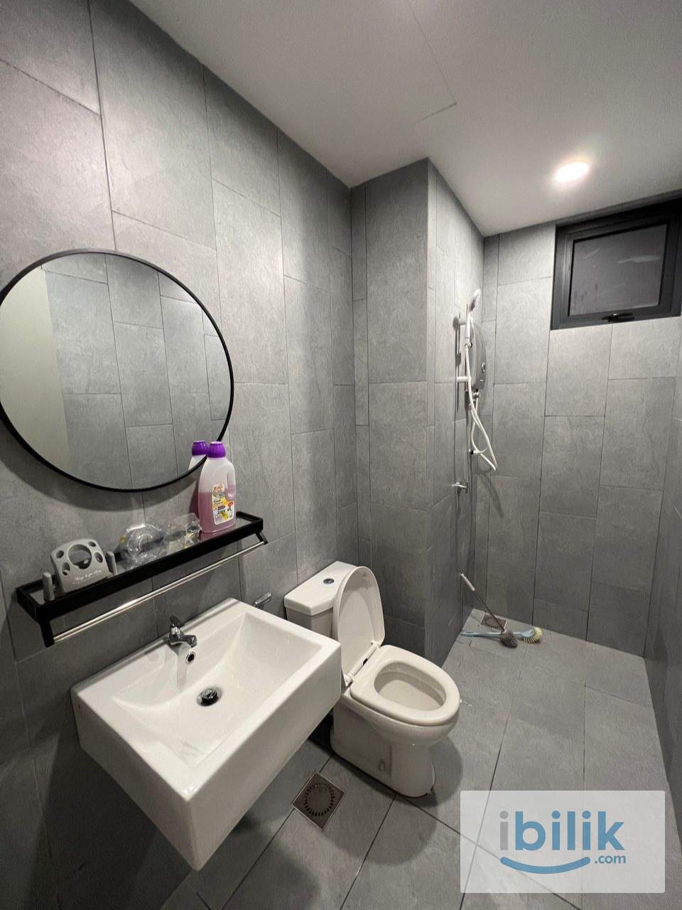 Medium room with own balcony - Image 2
