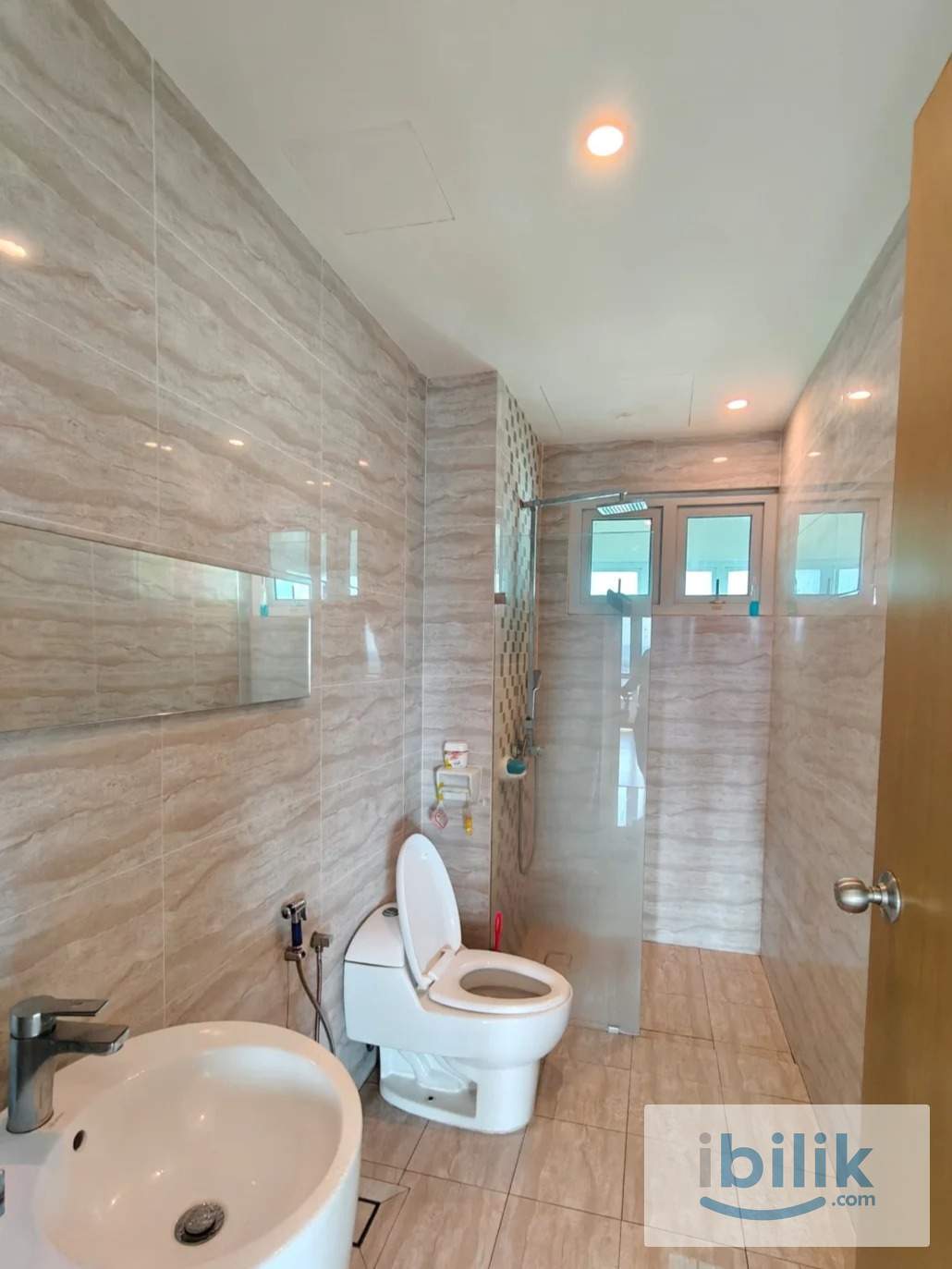 Middle Bedroom for Rent (Female Only) - Image 2