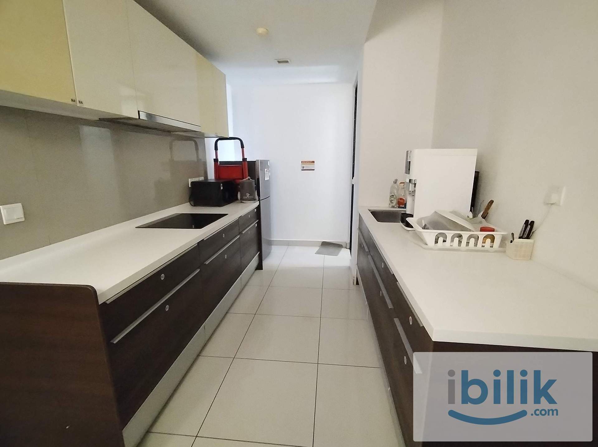 Middle Room at D'Sara Sentral - Serviced Apartment, Shah Alam (With Aircond) - Image 4