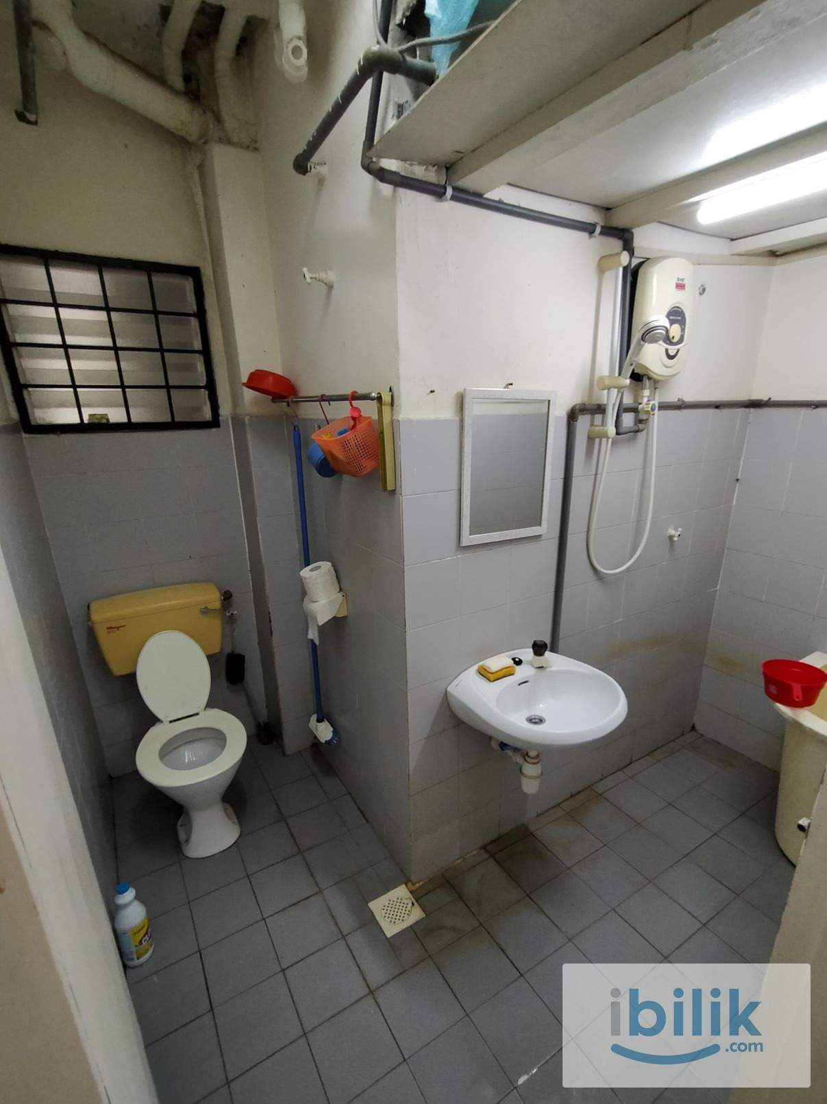 Single Room at Glen Court, Bandar Sungai Long - Image 1