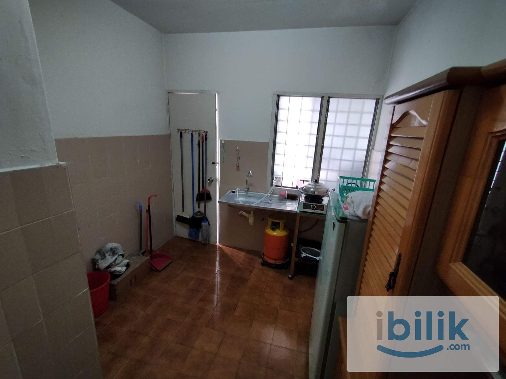 Single Room at Glen Court, Bandar Sungai Long - Image 3