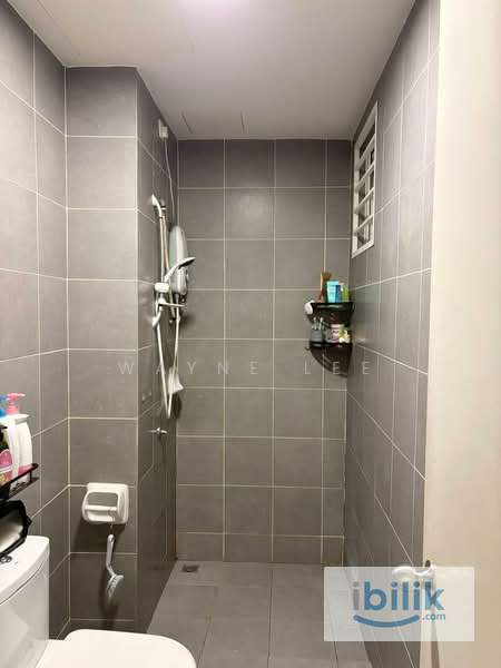 Cozy bedroom with bathroom  - Image 2