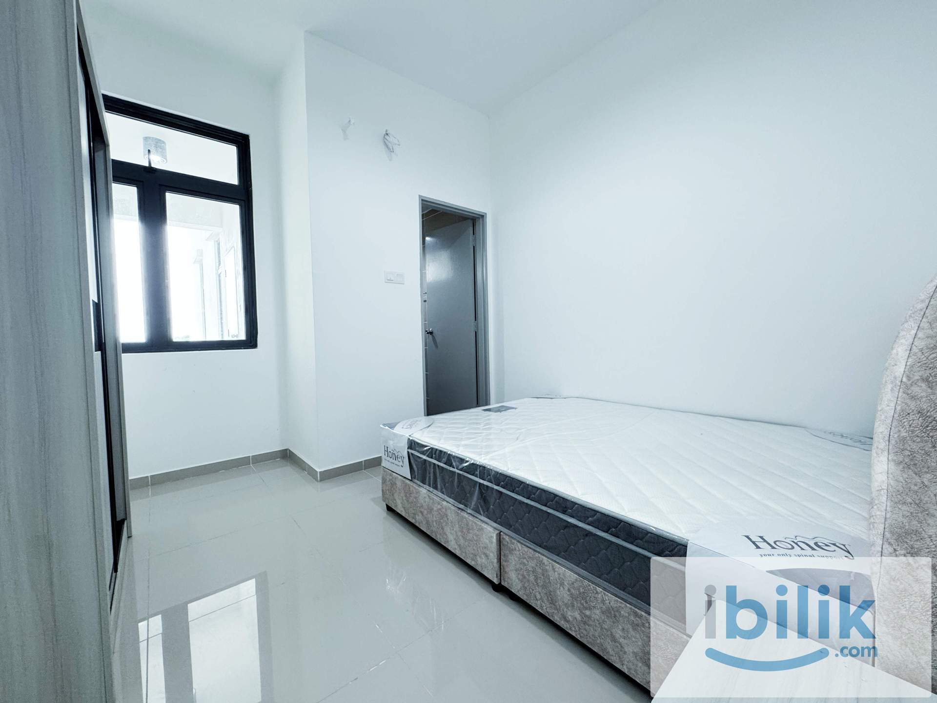 Junior Bedroom  - Image 2