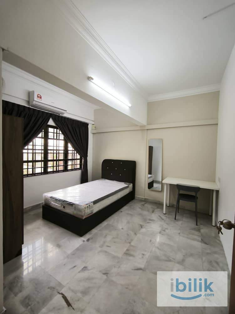 5 MINUTES WALKING TO LRT KELANA JAYA / WINDOW ROOM / SS25 / PETALING JAYA - Image 1