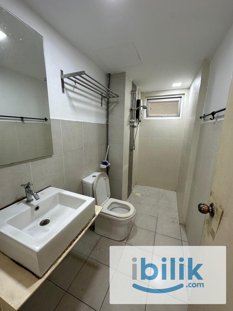 partition room with balcony nice view near to MRT station Kampung Batu - Image 5