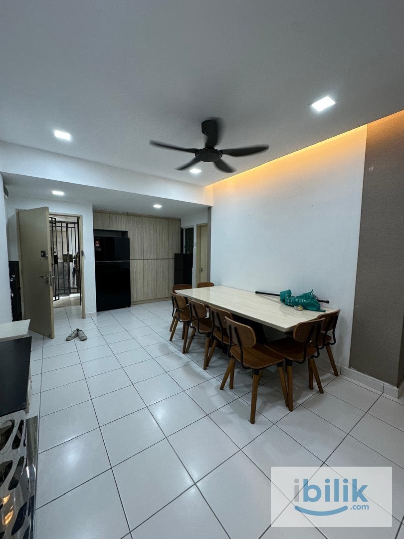 Master bedroom attached toilet for rent near MRT Kampung Batu  - Image 1