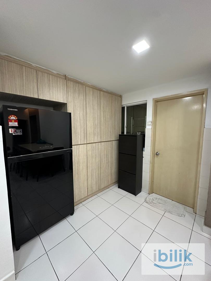 Master bedroom attached toilet for rent near MRT Kampung Batu  - Image 5