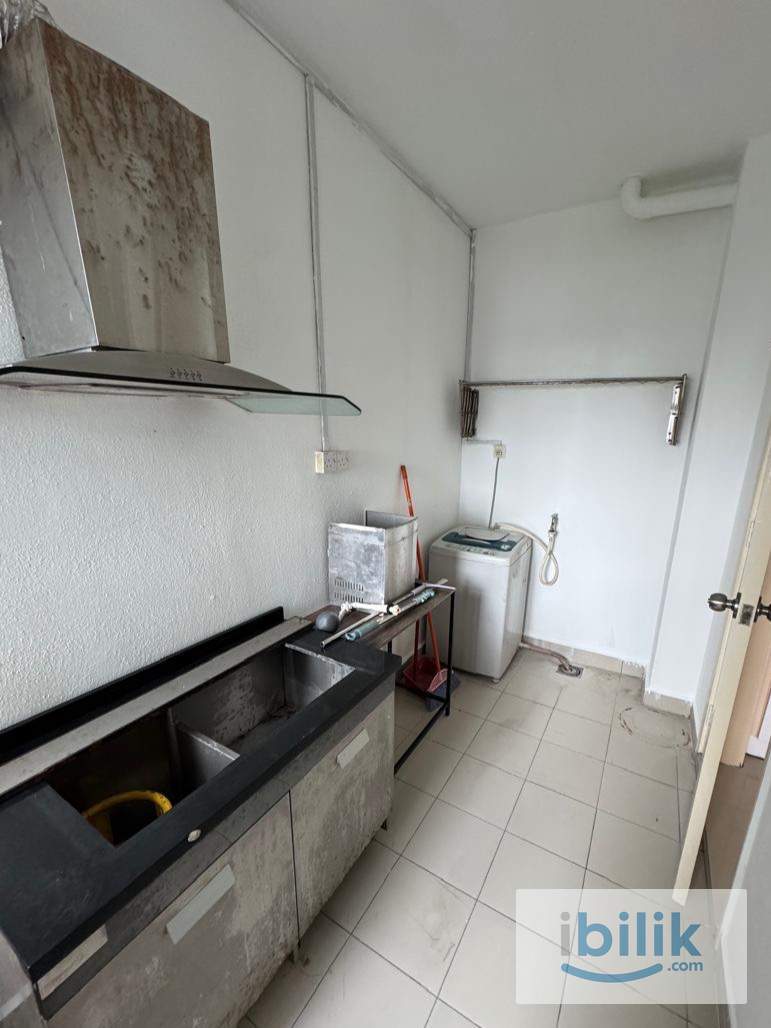 MEDIUM ROOM FOR RENT NEAR MRT STATION KAMPUNG BATU - Image 2