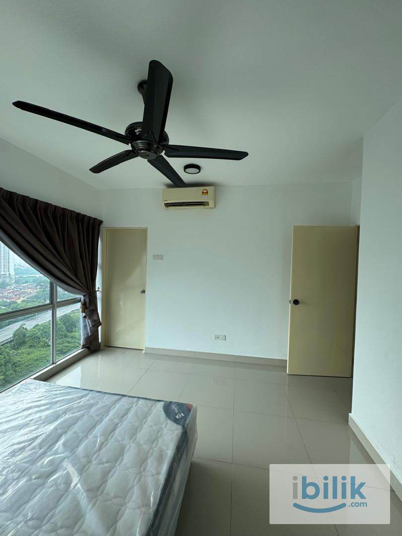 medium room near MRT Kampiung Batu for rent (walking distance) - Image 2