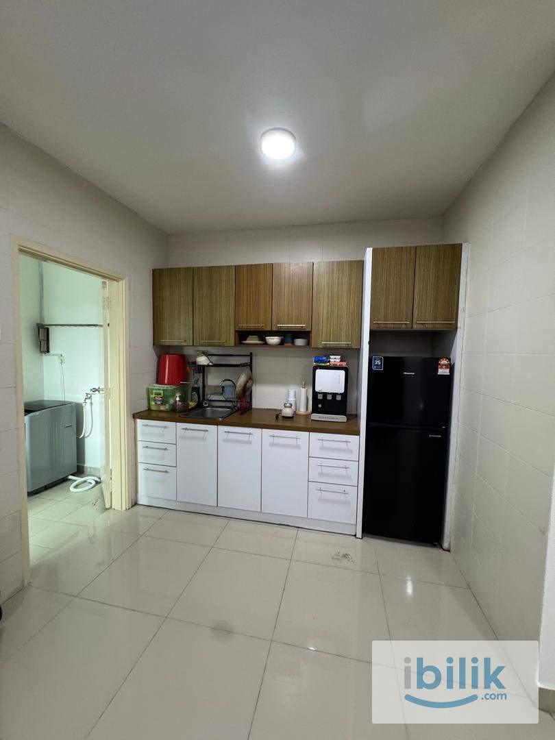 Master Bedroom for rent near MRT Kampung Batu station - Image 4