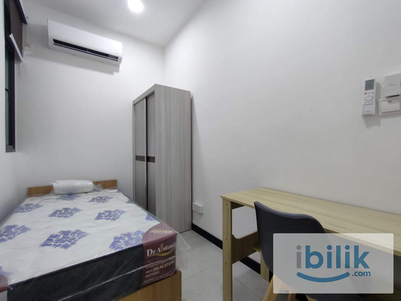 Neu Suite Condo Jalan Ampang Medium Room For Rent - Image 1