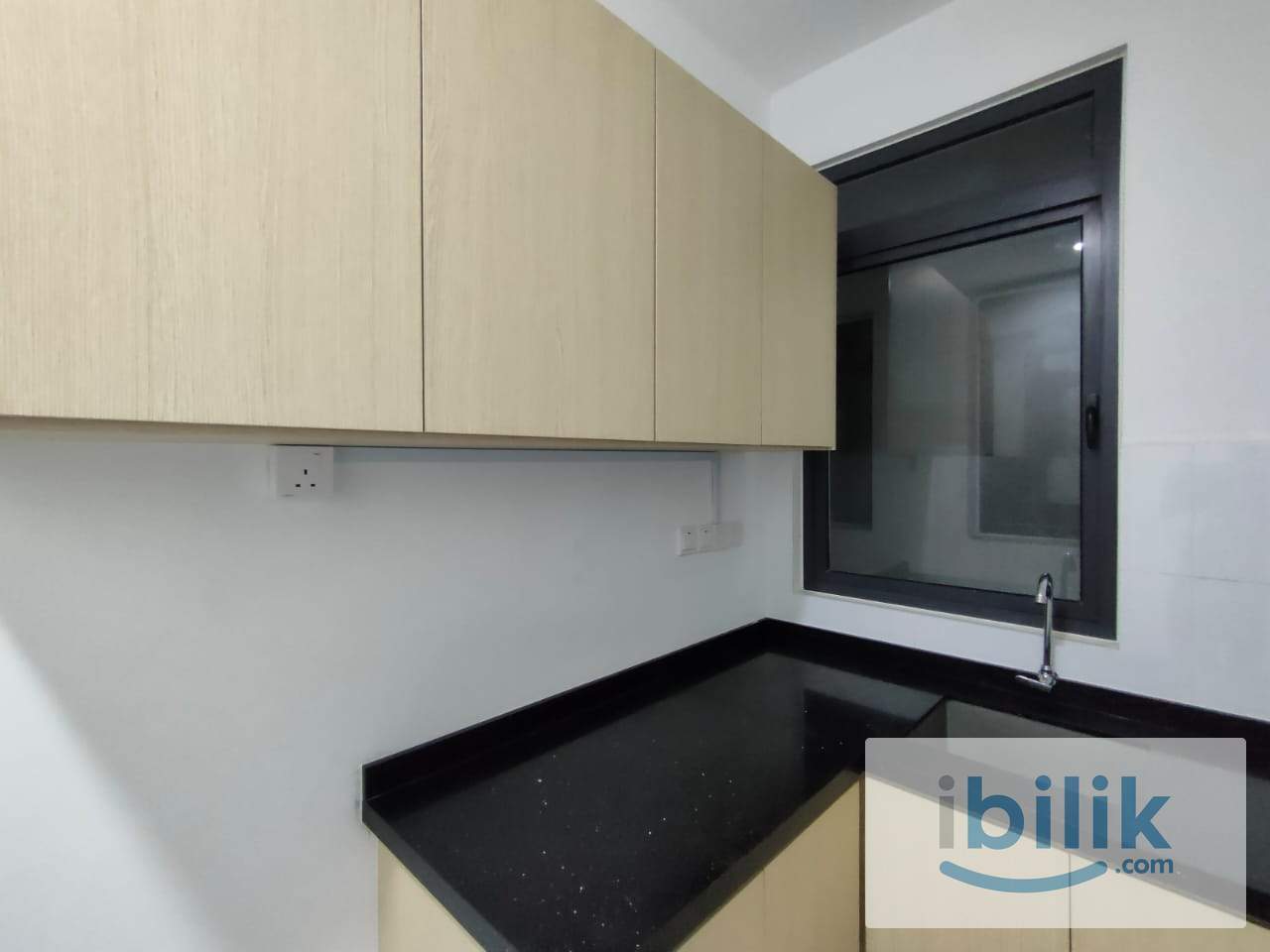 Neu Suite Condo Jalan Ampang Master Room For Rent - Image 4