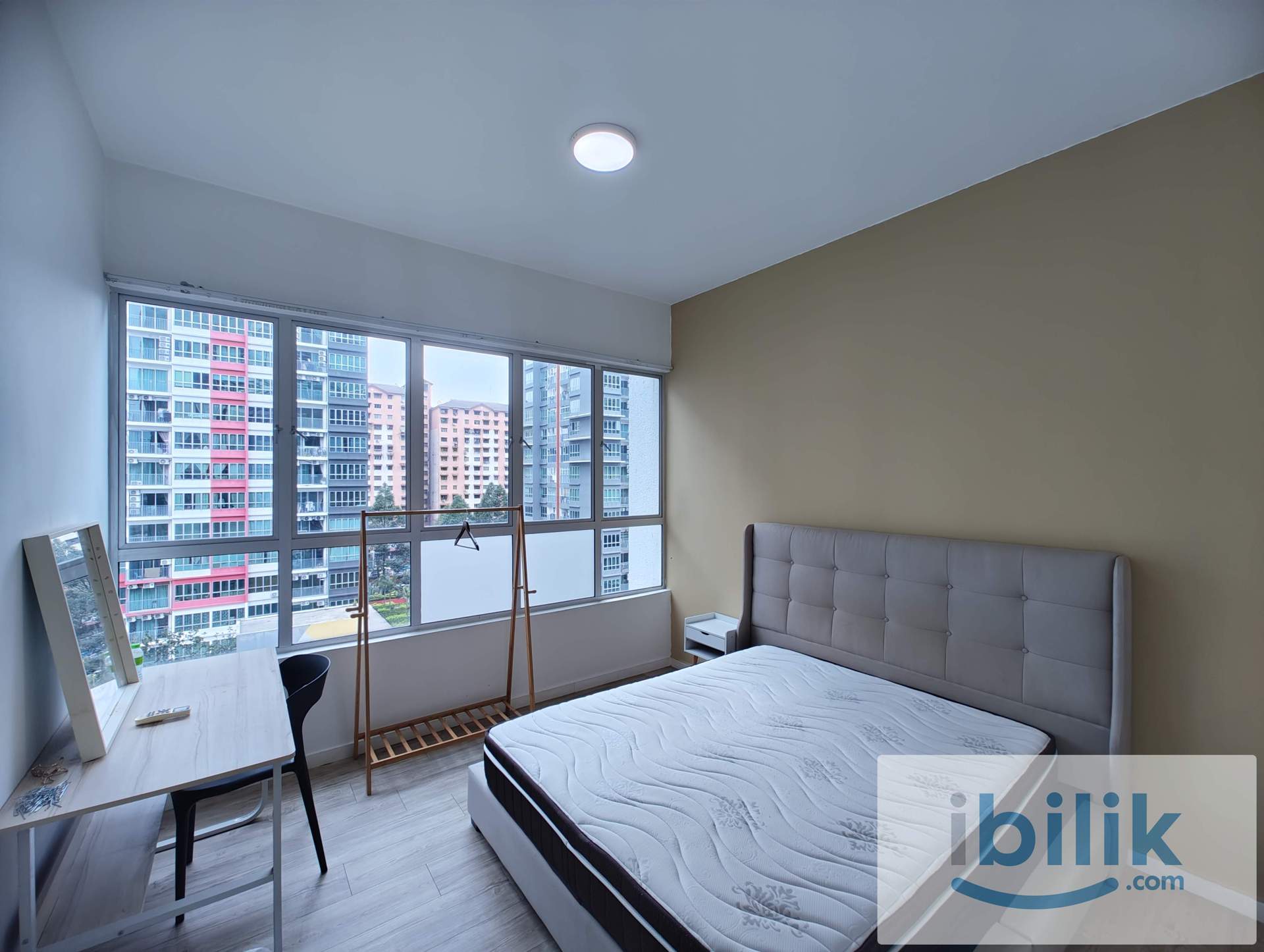 The Zizz @ Damansara North Medium Room For Rent - Image 1