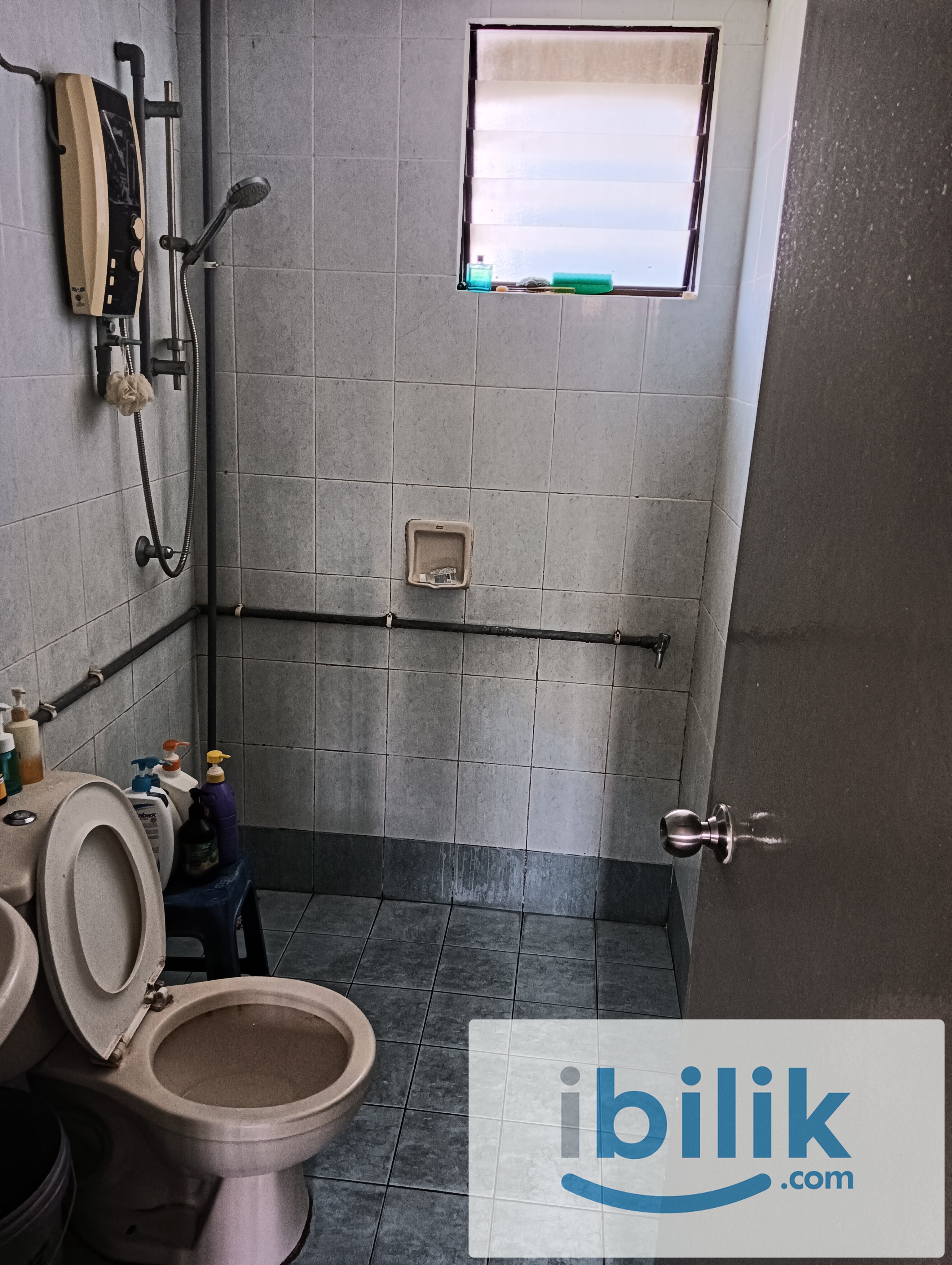 Master room for rent at Bayu Tasik 2 Condo - Image 3