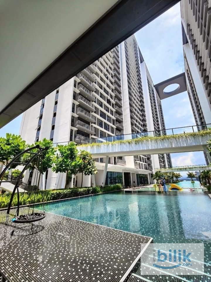 Middle room | Batu Kawan | Nearby Ikea, Design Village - Image 10