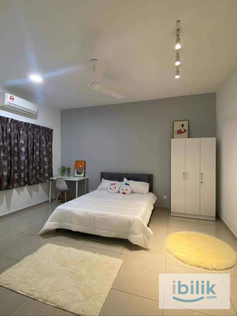 Landed house | Master room | fully furnished | attached bathroom | Batu Maung - Image 1