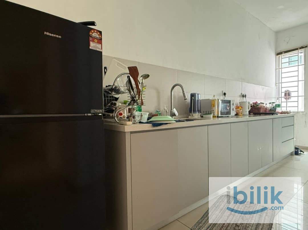 Landed house | Master room | fully furnished | attached bathroom | Batu Maung - Image 8