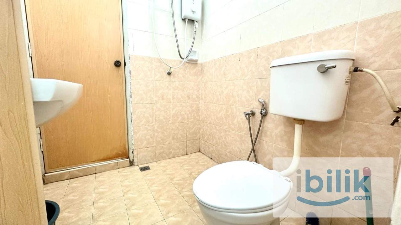 Single room | Private Bathroom | Landed house | Butterworth - Image 2