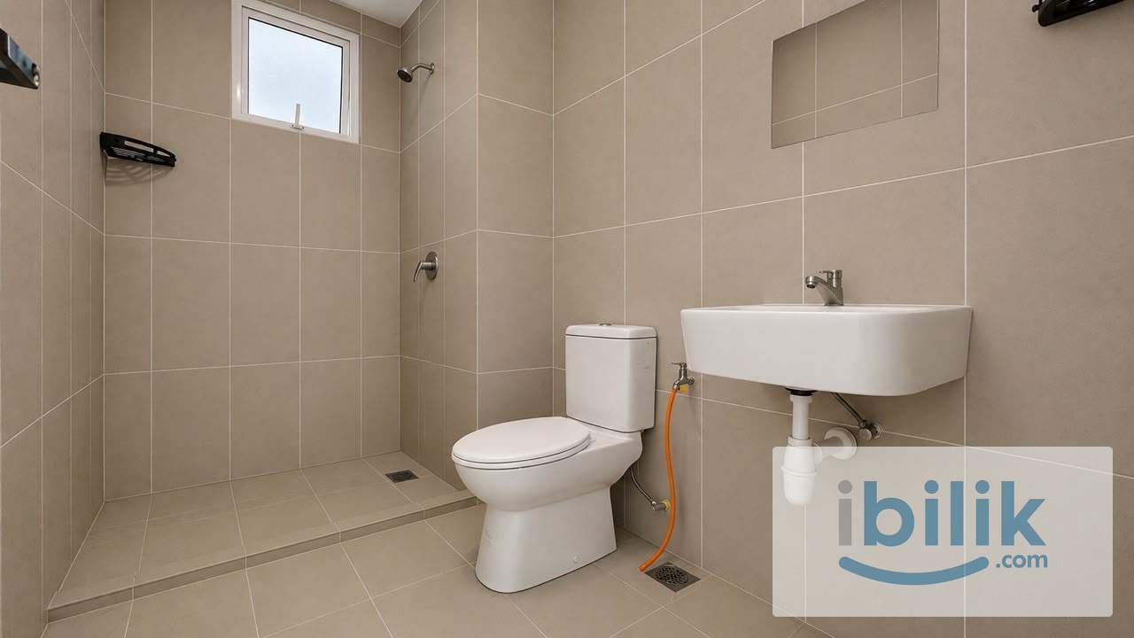 Master room | Attach Bathroom | Bayan Lepas - Image 7