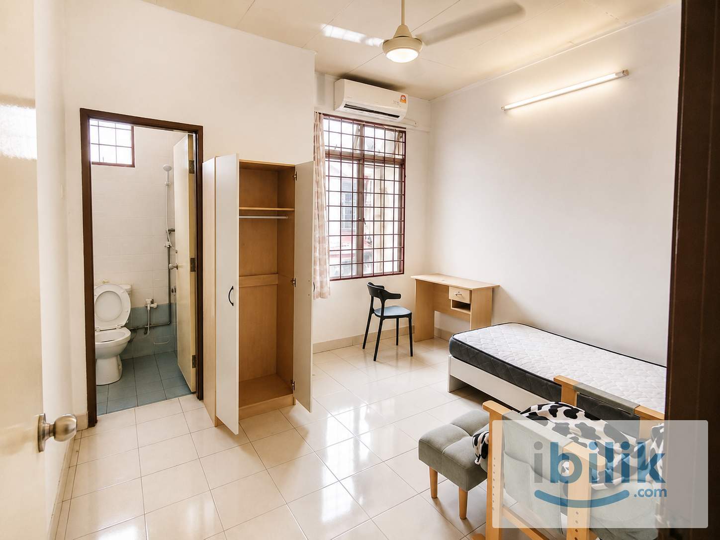Landed Aircond Middle Room for Rent - Image 1