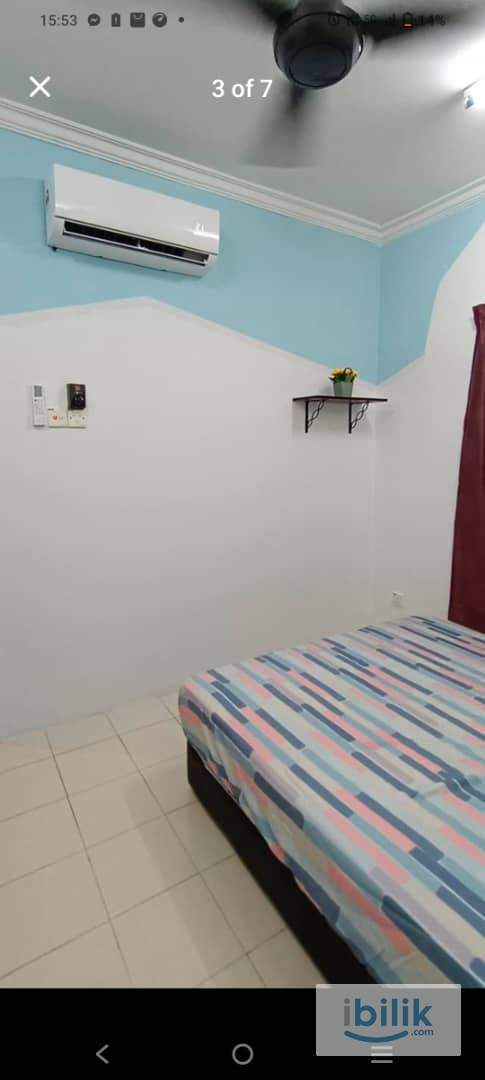 Middle Room at Residensi Laguna, Bandar Sunway - Image 2