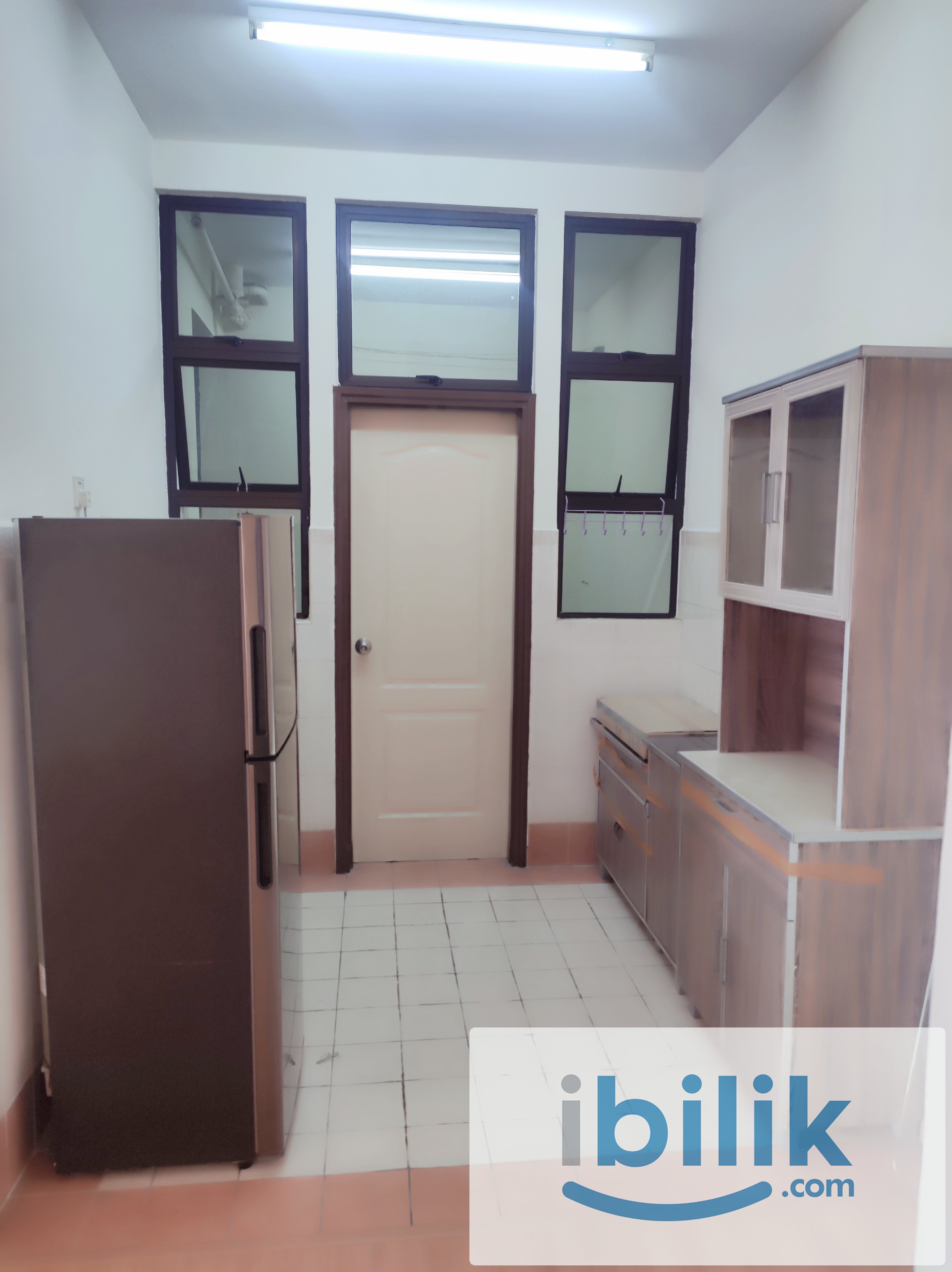 Middle Room for Female at Bandar Utama, Kuala Lumpur. - Image 4
