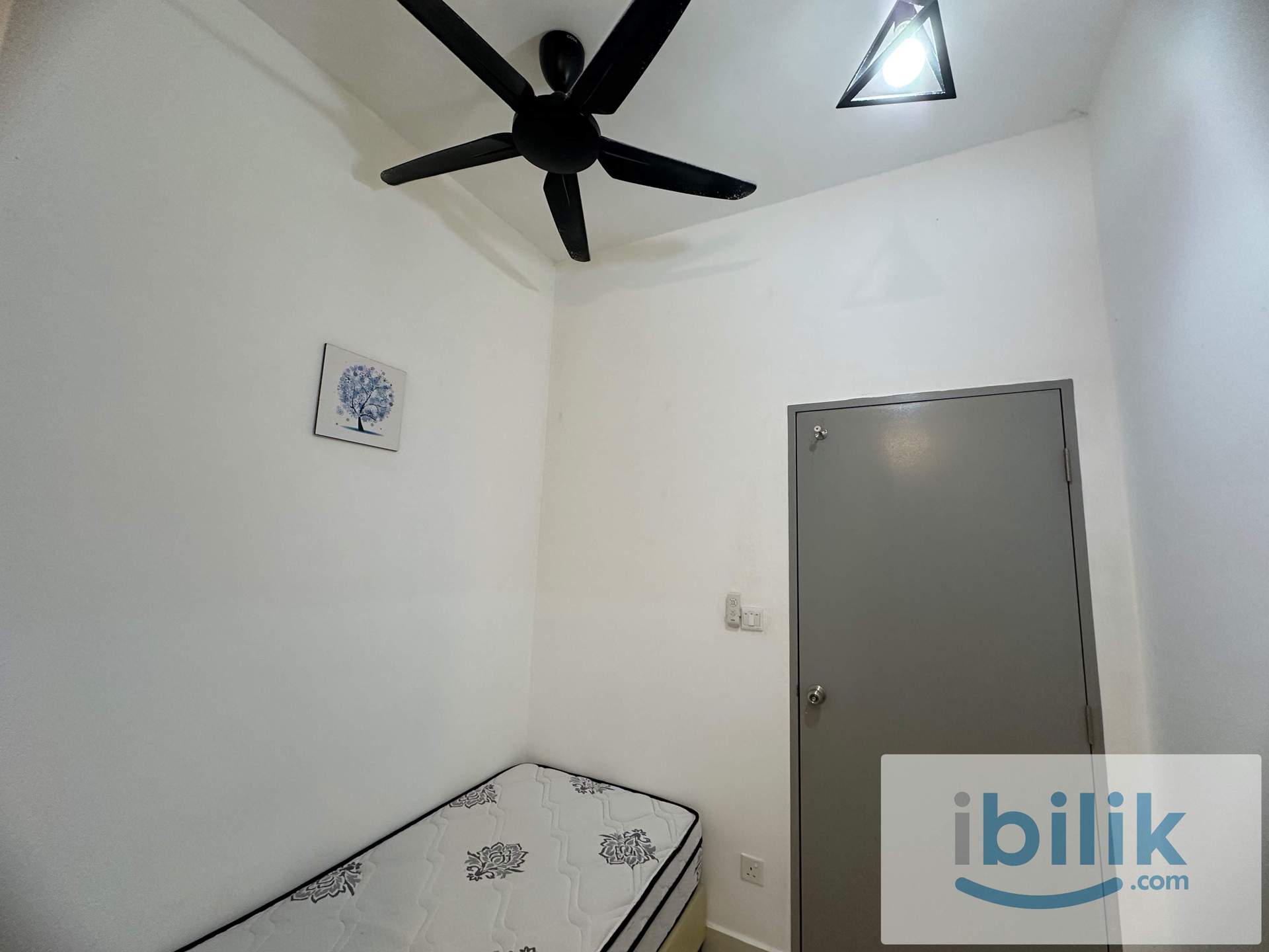 Single room with private bathroom for female at TR residence  - Image 2