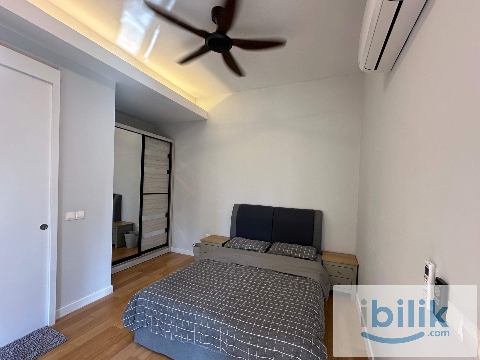 Master bedroom at Sentral Suite - Image 1